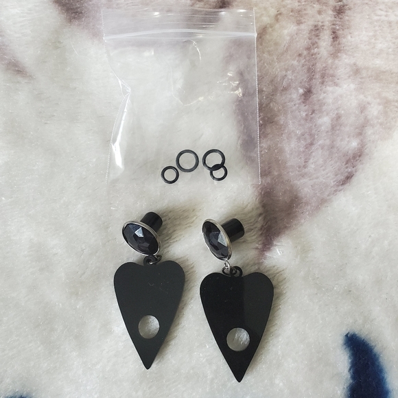 LoveKillsBoutique Jewelry - 00G Black Planchette Dangle Plugs